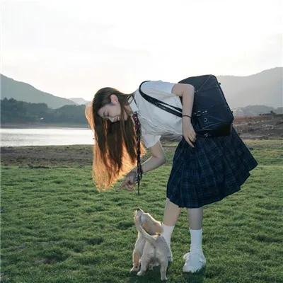 黑色疤痕的蓝调
